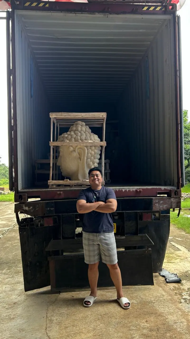 Container loading for worldwide furniture export from Jepara